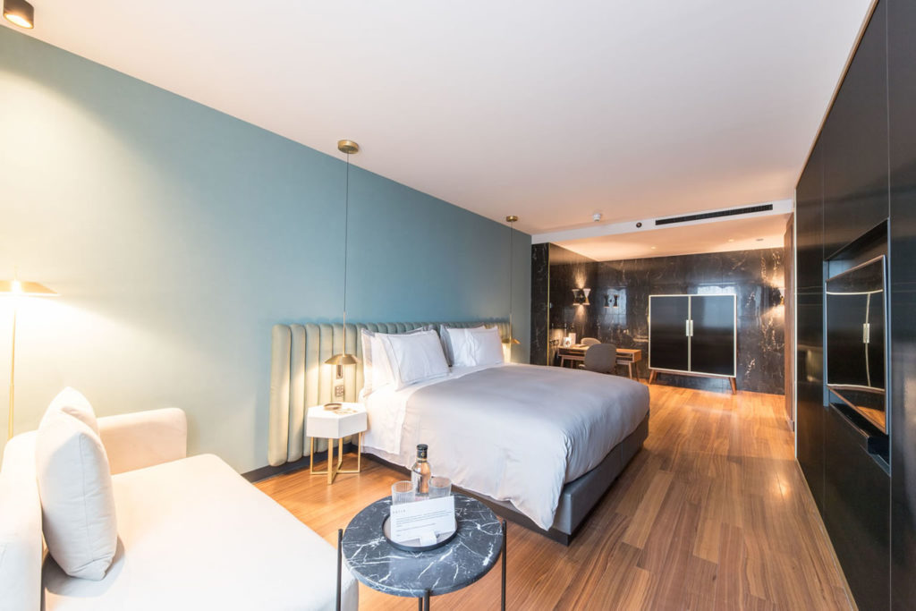 SOFIA_Gallery_Rooms_IAmSoSuite_13